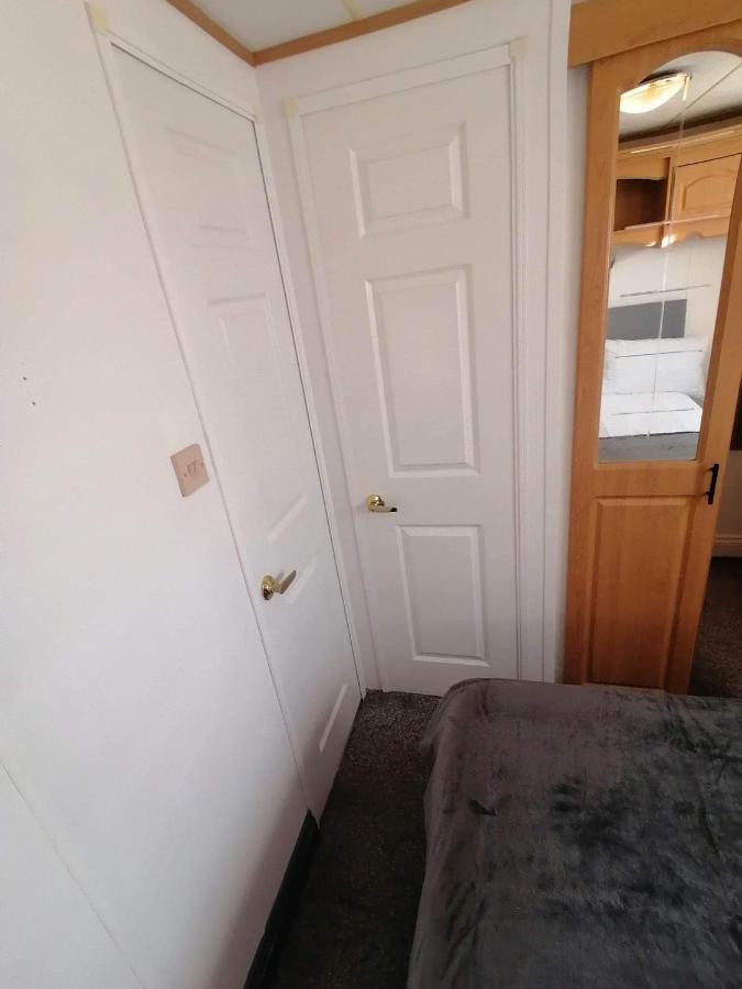 Cornwall Cornwall-Chapmanswell Caravan Holiday Park A30 B&B Bed And Breakfast #41 Лонсестон Экстерьер фото